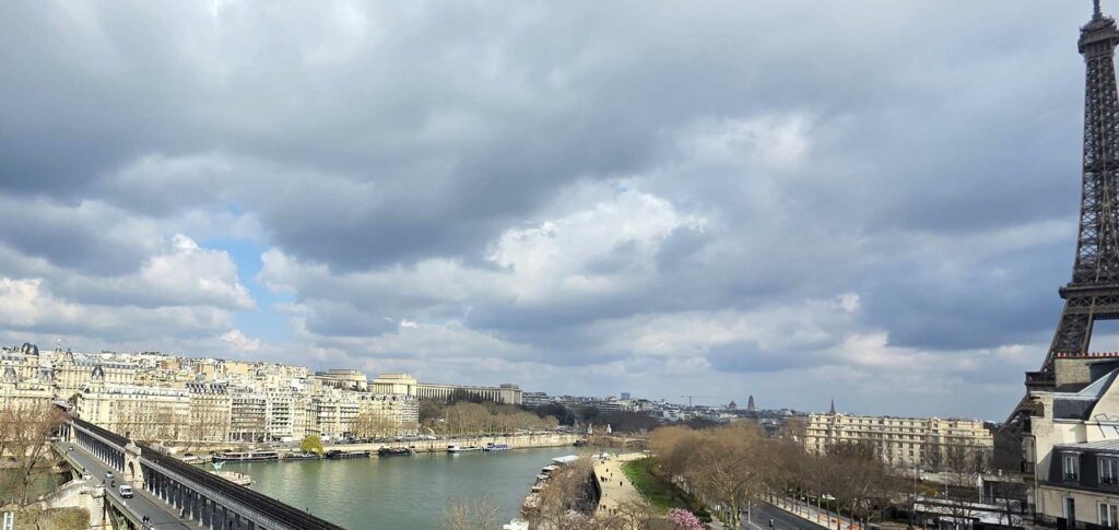 La-Boite-a-Evenements-entreprise-tour-eiffel